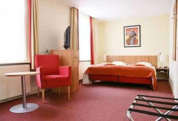 Hotel Et Le Cafe De Paris 3*